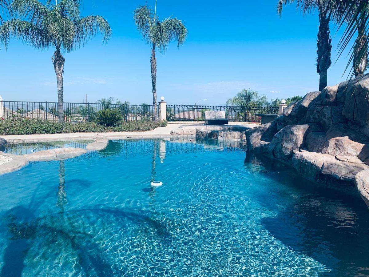 Luxhome Suites N Villa Riverside Exterior foto